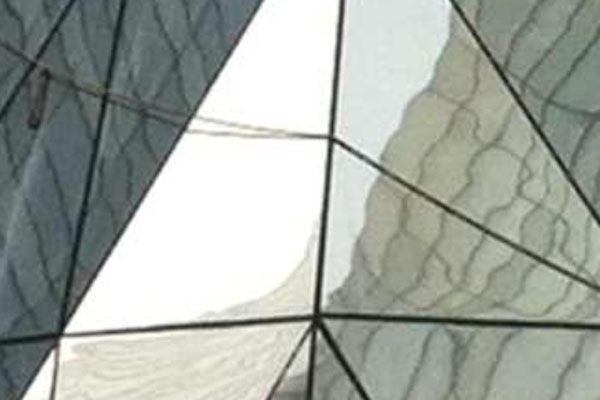 广州老师脱 让学生摸 站起来做的特点作用